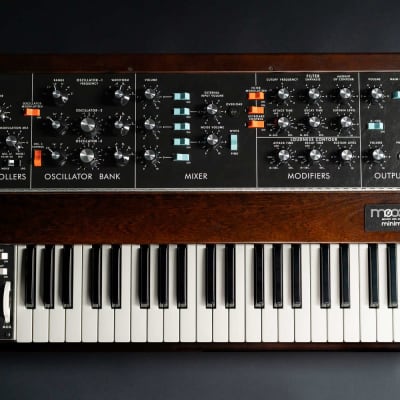 Moog Moog Minimoog Model D 2022 con custodia originale moog EXDEMO