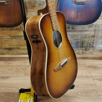 Fender Malibu Classic - Pau Ferro Fingerboard, Aged Cognac Burst image 3