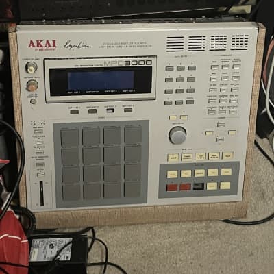 Akai MPC3000 MIDI Production Center image 4