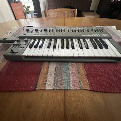 Roland SH-101 32-Key Monophonic Synthesizer 1982 - 1986 - Gray