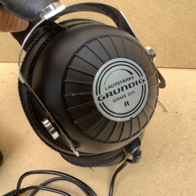 Grundig GDHS 221 vintage Headphones / super cool funky design / with original case image 5