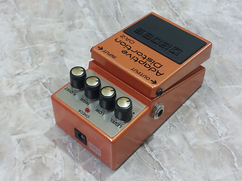 Boss DA-2 Adaptive Distortion | Reverb Canada