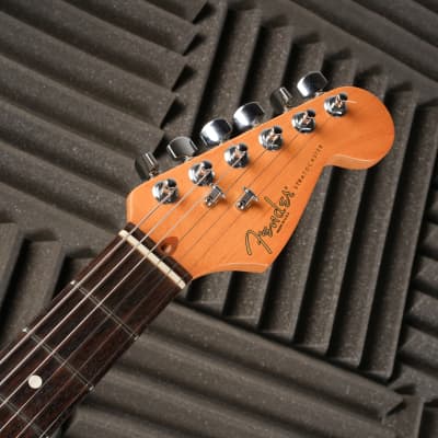 Fender Roadhouse Stratocaster with Rosewood Fretboard 1997 - 3-Color Sunburst image 6