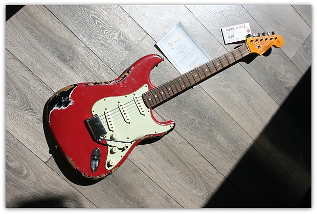 Relic red strat new arrivals