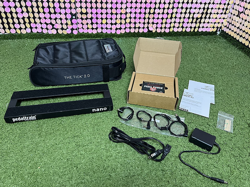 Pedal Train Nano, Mono Tick 2.0, Voodoo Labs Pedal Power X4 Reverb