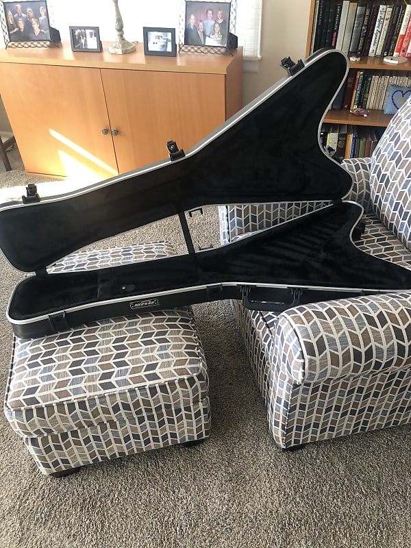 SKB Flying V Hard Case Excellent Condition Reverb
