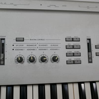 KORG Triton 61 image 18