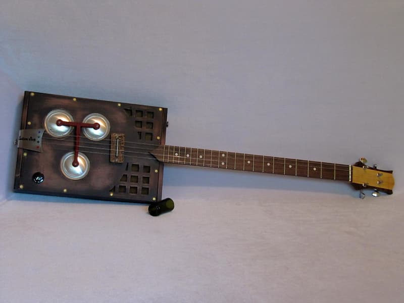 Cigar Box Guitar 