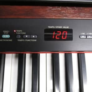 Piano Yamaha P-120 de segunda mano por 750 € en Zamora