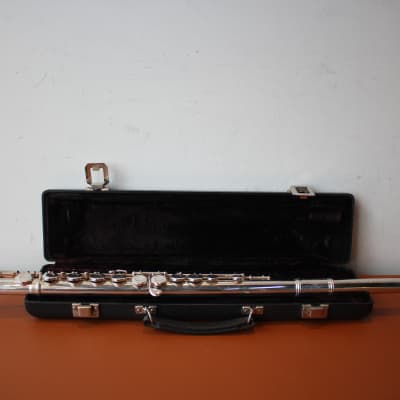 Gemeinhardt 2SP Straght-Headjoint Flute with Offset G 2010s - Silver-Plated image 2