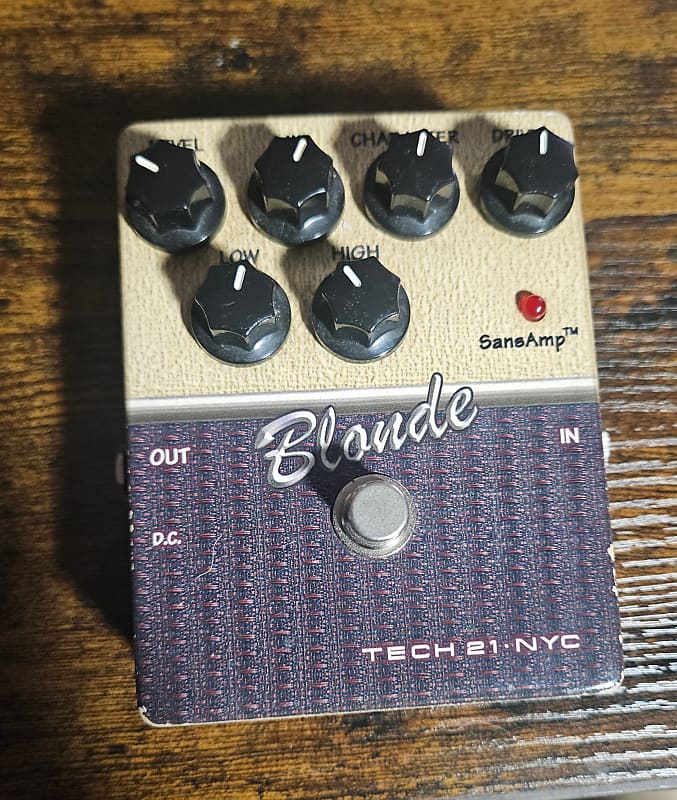 TECH21 NYC XXL Distortion Bass Edition Effects Pedal Purple