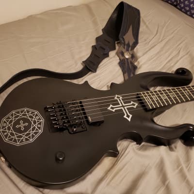 ESP Edwards E-JF-X Jeune Fille, Moi Dix Mois, Mana guitar