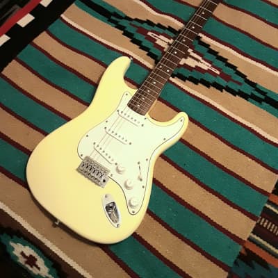 Squier Stratocaster 2008 Vintage Yellow image 1