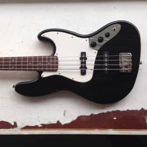 Fender bass starcaster hot sale