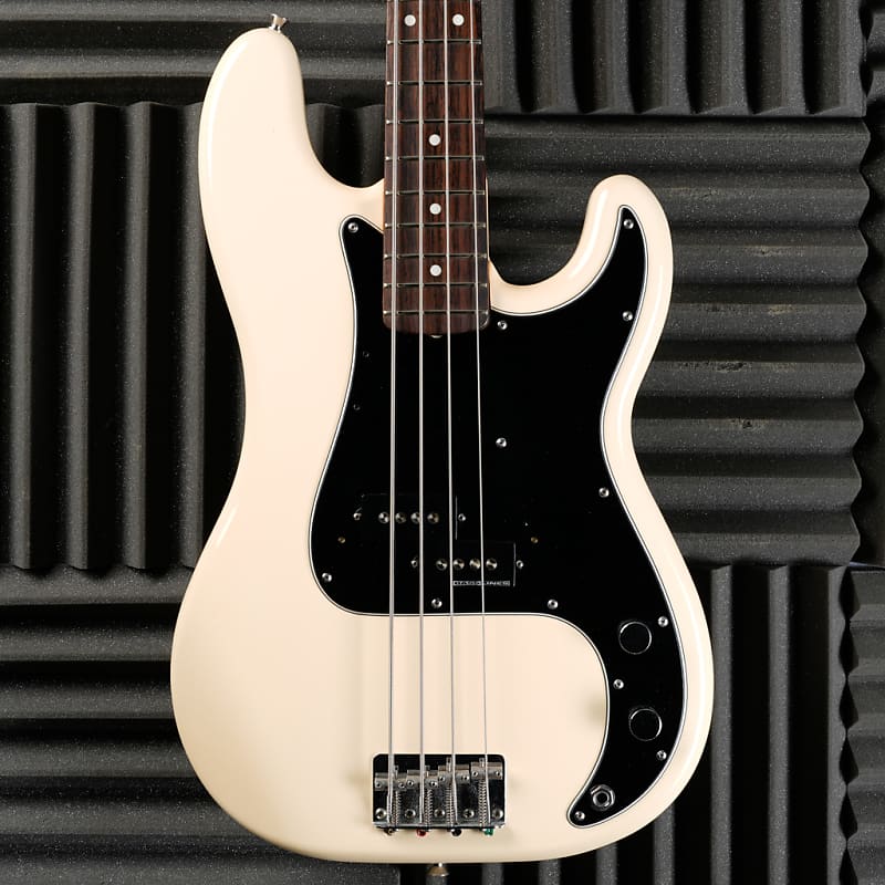 Fender PB-70 Precision Bass Reissue MIJ | Reverb UK