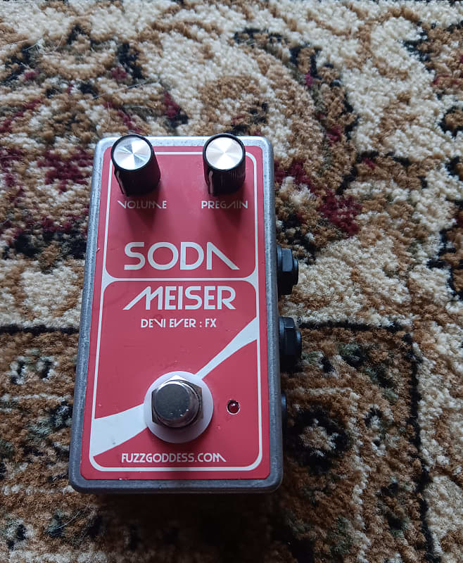 Disaster Fuzz by DEVI EVER. Very Alien, glitchy Fuzz pedal demo