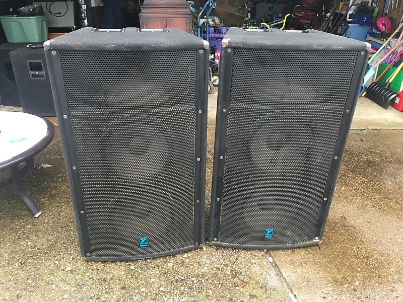 Two Yorkville E2152 Elite 1500 watt loud speakers Reverb