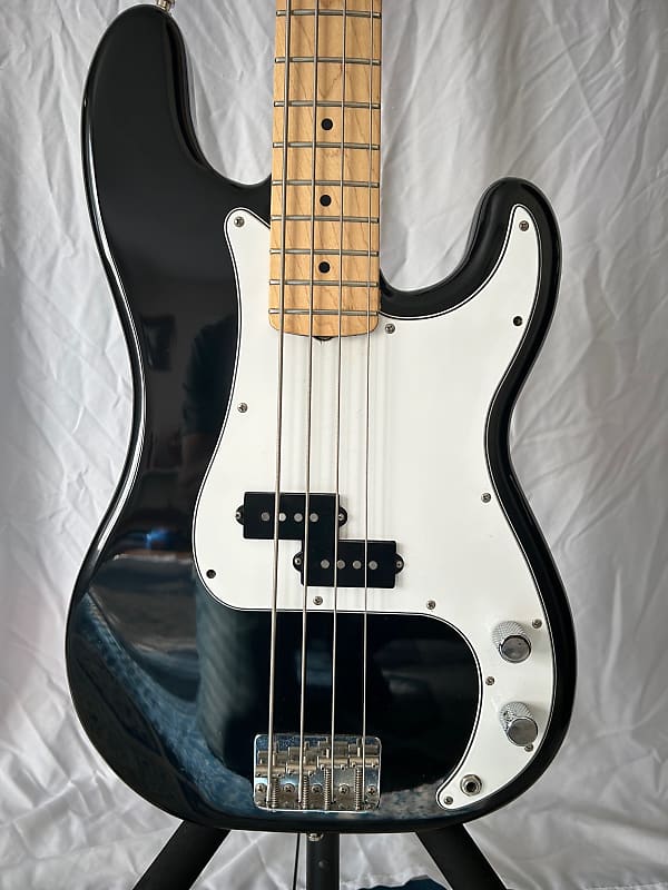 Fender E Series Precision Bass 1985-87 - Black w/ OHSC