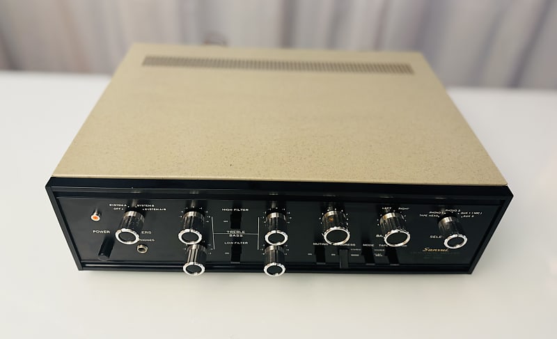 希少 SANSUI AU-555 アンプ Sansui AU-555 Stereo Integrated Amplifier & Schematic