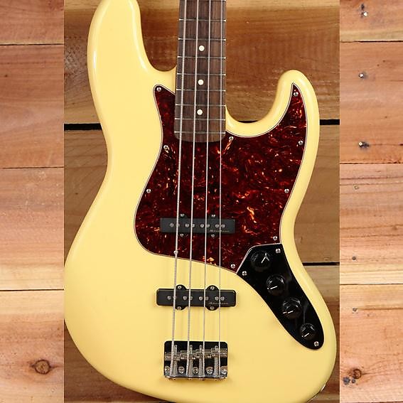 Fender active sales jazz bass