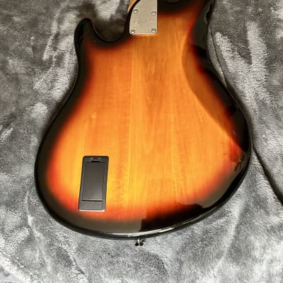 Squier Deluxe Dimension Bass V 2015 - 2016 - 3-Color Sunburst image 7