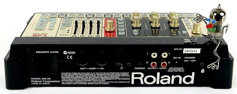 Roland MC-09 Phrase Lab DSP Synth Looper TB-303 Sounds + Top Zustand +  Garantie