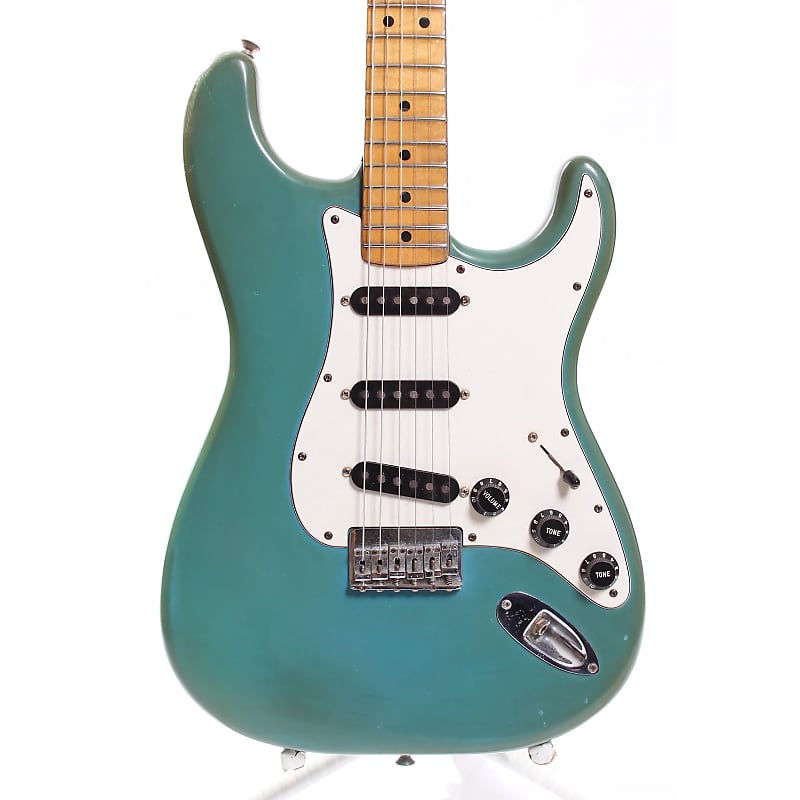 Fender International Series Stratocaster (1979 - 1982) | Reverb