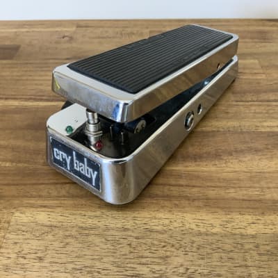 ギター Cry Baby 535(Chrome)MOD by Root20 ギター Cry Baby 535(Chrome)MOD by Root20 CRY BABY® 535Q