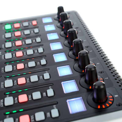 Behringer X-Touch Extender USB DAW Controller image 8