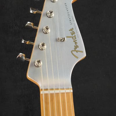 Fender H.E.R. Signature Stratocaster Chrome Glow image 6
