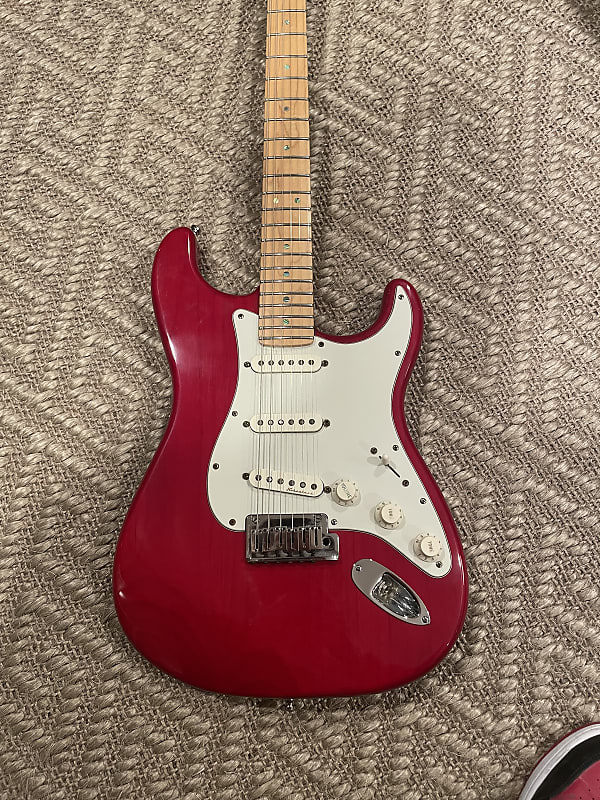 Fender American Deluxe Stratocaster with Maple Fretboard