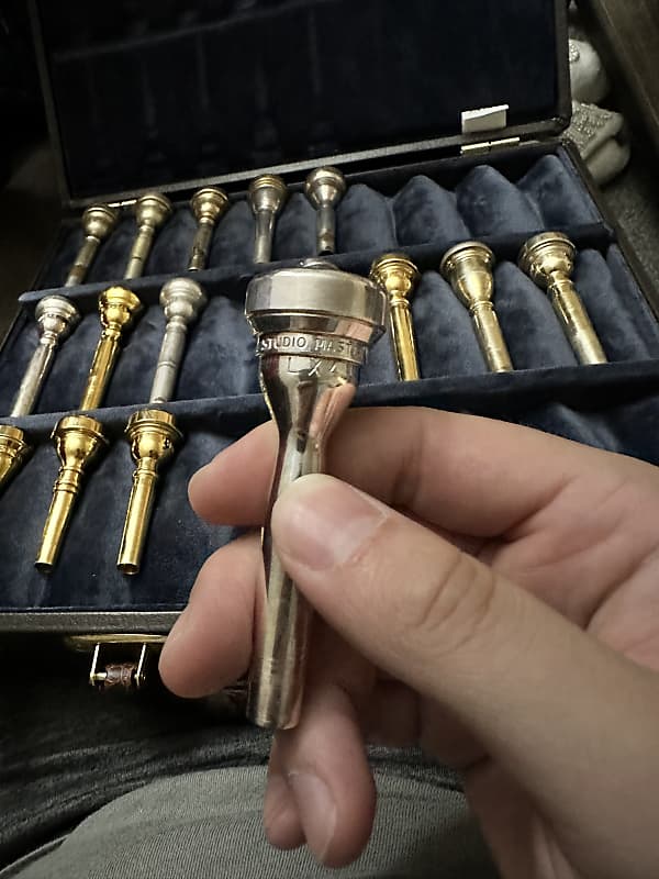 Stork deals trumpet mouthpieces