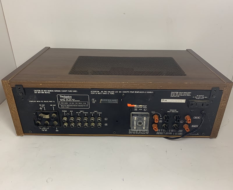 Technics SA-400 FM / AM Stereo Receiver image 2
