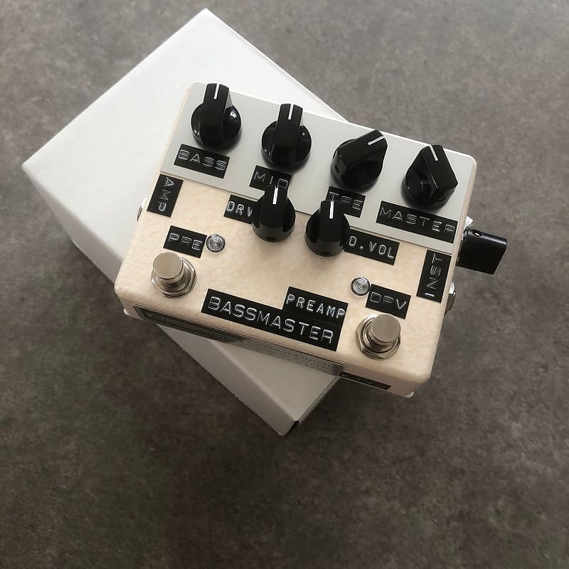 Shin's Music Bass Master Preamp 2022 White Hammertone