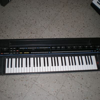 Casio CT-5500 Casiotone 61-Key Synthesizer