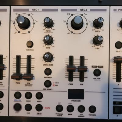 Roland JD-Xa 49-Key Analog/Digital Crossover Synthesizer  white