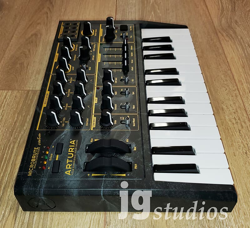 Arturia MicroBrute Creation 25-Key Synthesizer