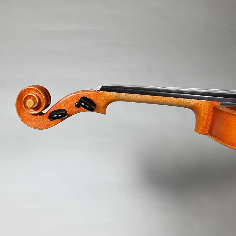 Suzuki Violin No. 330 (Intermediate), 4/4, Nagoya, Japan Suzuki Violin No. 330 (Intermediate), 4/4, Nagoya, Japan