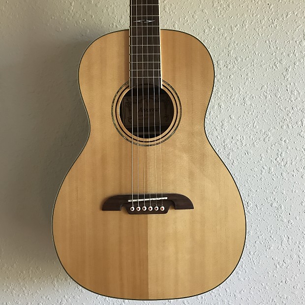 Alvarez ap70 sales parlor guitar