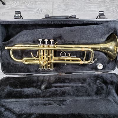 Bach Aristocrat TR-600 Trumpet with Case | Reverb