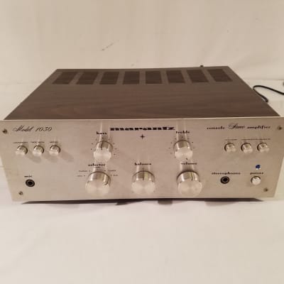 Marantz Model 1030 15-Watt Stereo Solid-State Integrated Amplifier