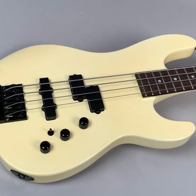 Charvel 3B Bass, NOS, Ridiculously low serial number! 1986 Pearl White image 8