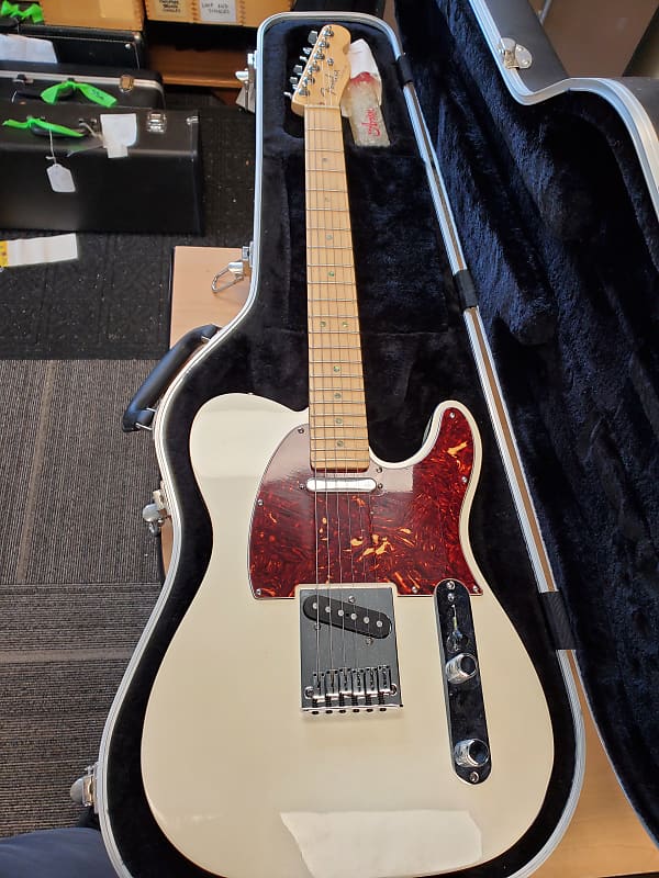 Fender American Deluxe Telecaster with Maple Fretboard 2008 - 2010