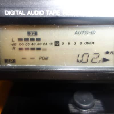 Denon DTR-80P DAT recorder in great working condition image 16