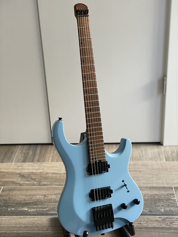 Harley Benton Dullahan IB 24 Frets Hipshot Headless 6 String