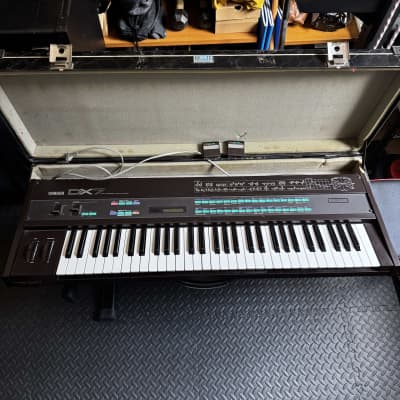 Yamaha DX7 Programmable Algorithm Synthesizer 1983 - 1987 - Black