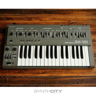 1983 Roland SH-101 32-Key Monophonic Synthesizer (Serviced)
