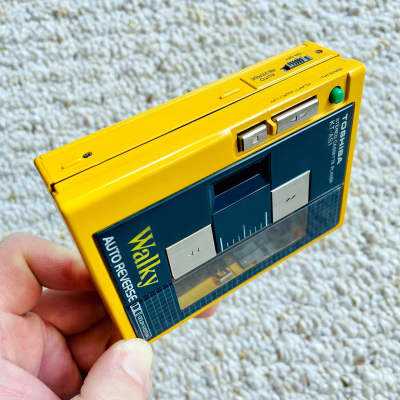 TOSHIBA KT-AS1 Walkman Cassette Player ! Super Rare Candy Yellow ! Motor Running ! image 3