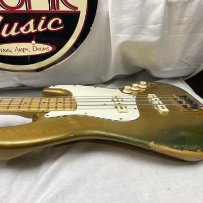 Fender American Collector's Series Jazz Bass 4-string J-Bass with Case 1981 - Gold image 13