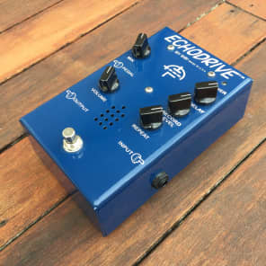 SIB Electronics Echodrive Blue Analog Delay | Reverb